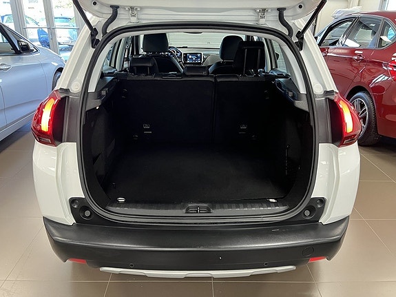 Peugeot 2008 5 of 16