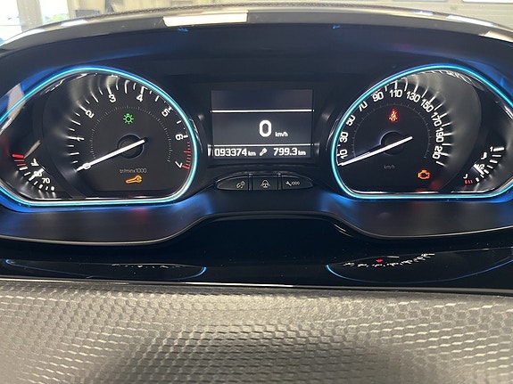 Peugeot 2008 11 of 16