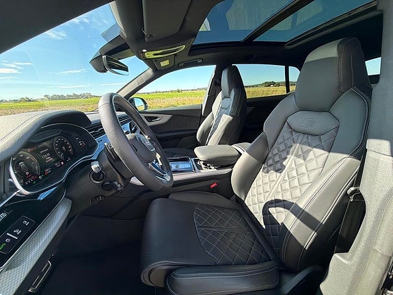 Audi Q8 10 of 16