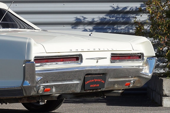 Pontiac Bonneville 12 of 24