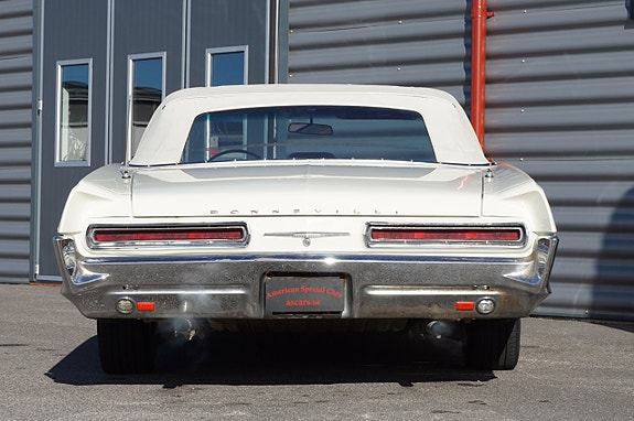 Pontiac Bonneville 13 of 24