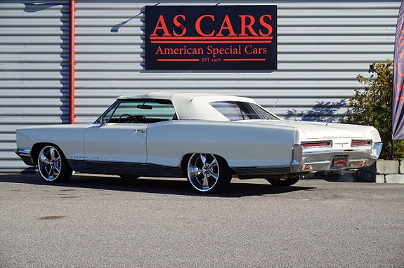 Pontiac Bonneville 6 of 24