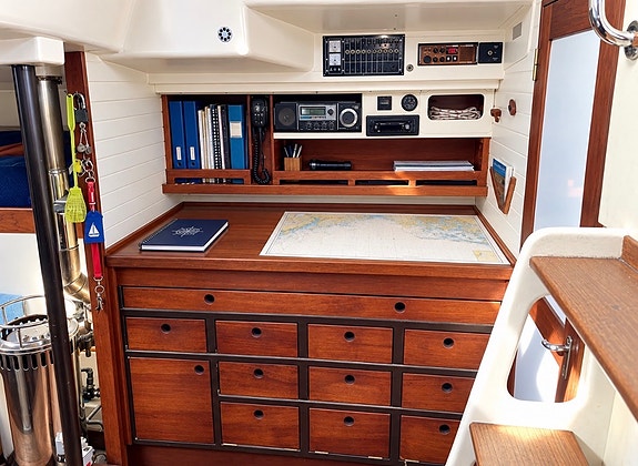 S/Y AZIZA – Stagsegelskonare i stål 15,3 m, Bruce Roberts-skrov 11 of 19