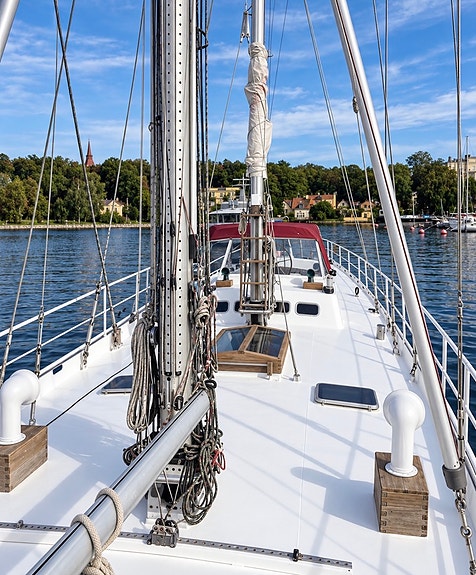 S/Y AZIZA – Stagsegelskonare i stål 15,3 m, Bruce Roberts-skrov 6 of 19
