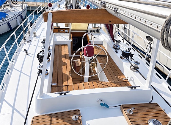 S/Y AZIZA – Stagsegelskonare i stål 15,3 m, Bruce Roberts-skrov 4 of 19