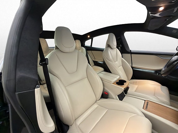 Tesla Model S 26 of 30