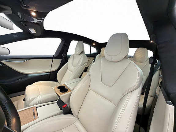 Tesla Model S 11 of 30