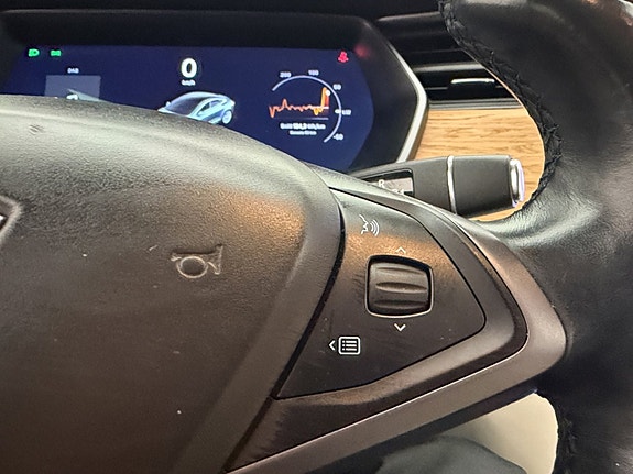 Tesla Model S 16 of 30
