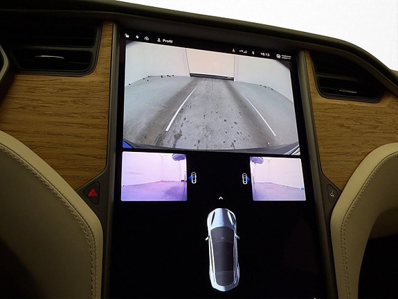 Tesla Model S 17 of 30