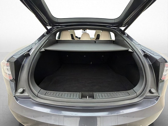 Tesla Model S 29 of 30