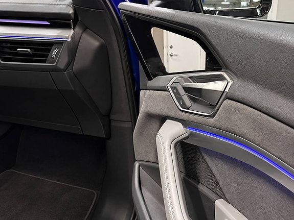 Audi Q8 e-tron 13 of 15