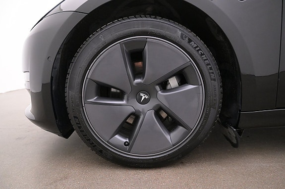 Tesla Model 3 27 of 27