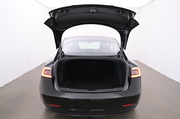 Tesla Model 3 22 of 27