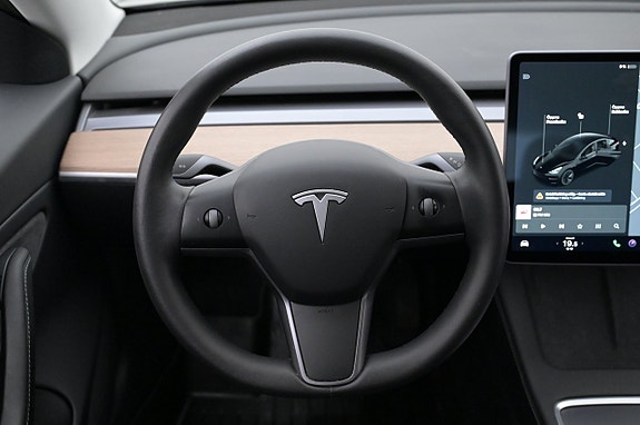 Tesla Model 3 7 of 27
