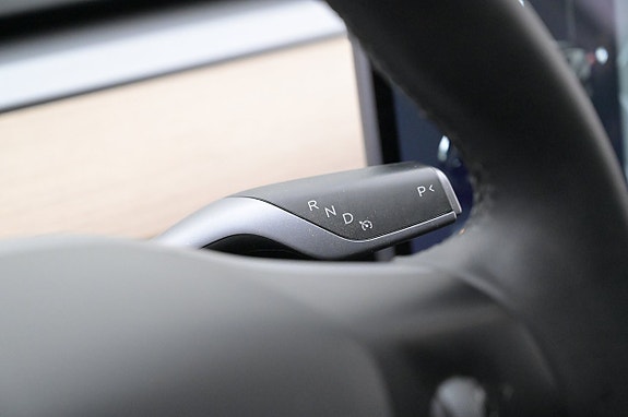 Tesla Model 3 8 of 27