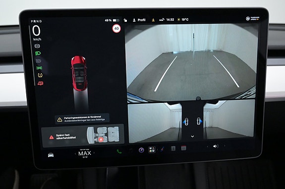 Tesla Model Y 18 of 27