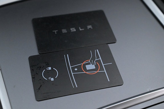 Tesla Model Y 24 of 27