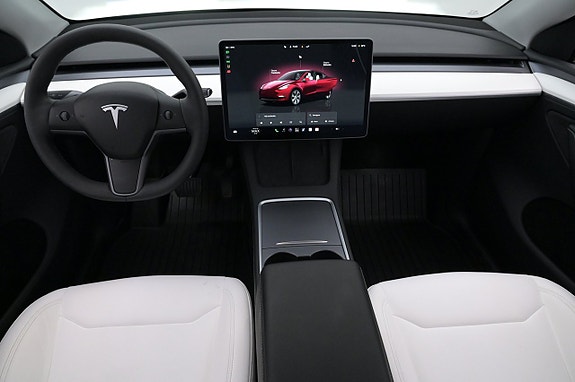 Tesla Model Y 6 of 27