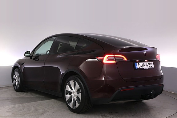 Tesla Model Y 4 of 27