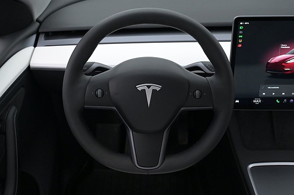Tesla Model Y 7 of 27