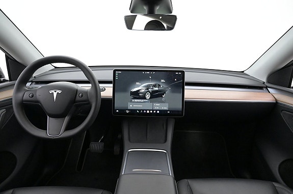 Tesla Model Y 6 of 27