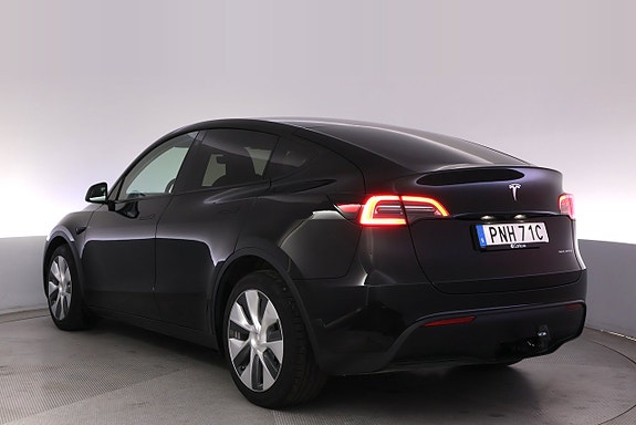 Tesla Model Y 4 of 27