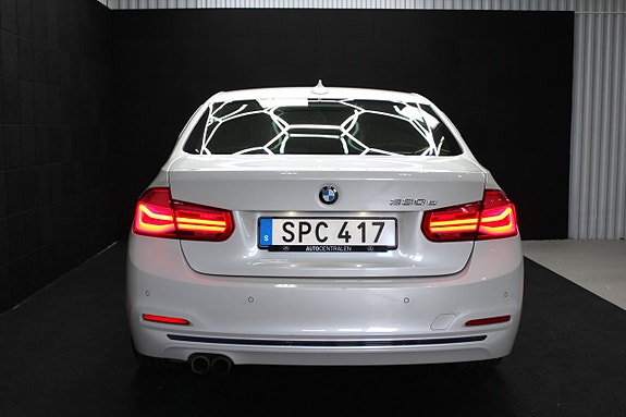 BMW 330e 5 of 16