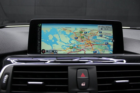 BMW 330e 15 of 16