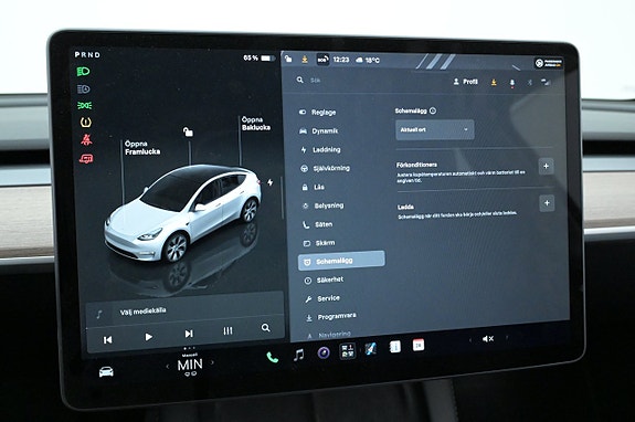 Tesla Model Y 13 of 27