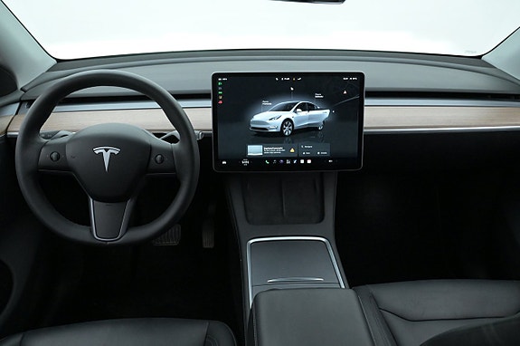 Tesla Model Y 6 of 27