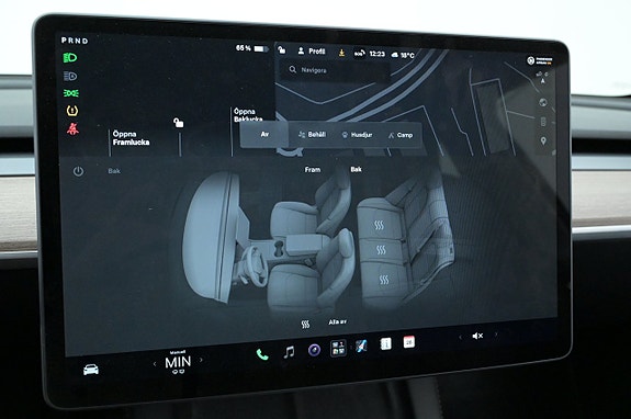 Tesla Model Y 16 of 27