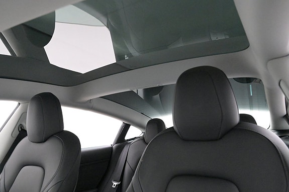 Tesla Model 3 25 of 27