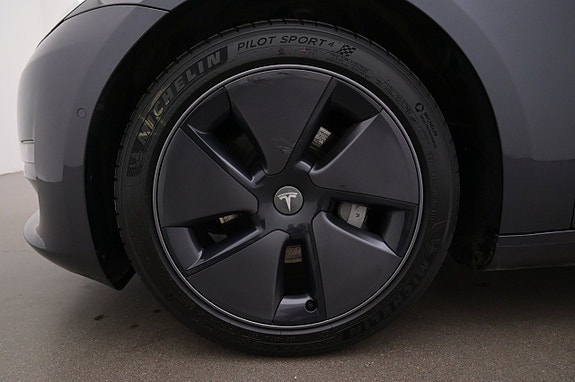 Tesla Model 3 27 of 27