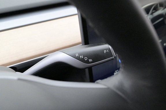 Tesla Model 3 8 of 27