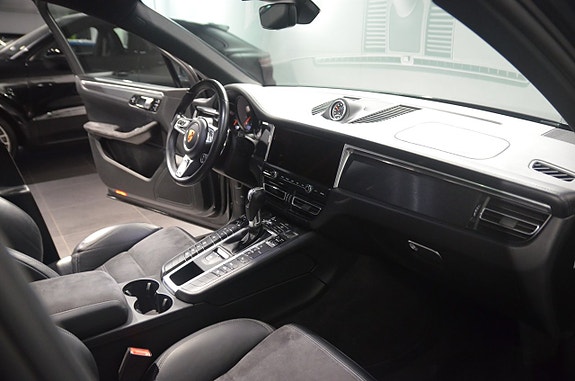 Porsche Macan GTS 12 of 21