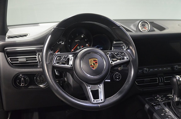 Porsche Macan GTS 15 of 21