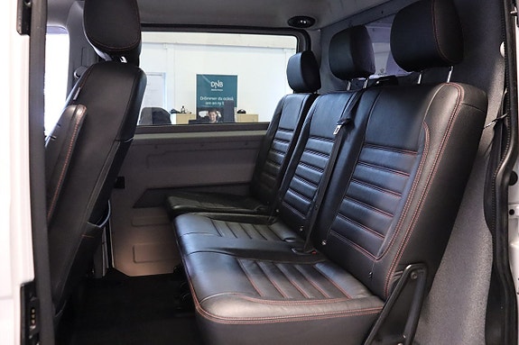 Volkswagen Transporter 13 of 16