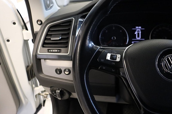 Volkswagen Transporter 10 of 16