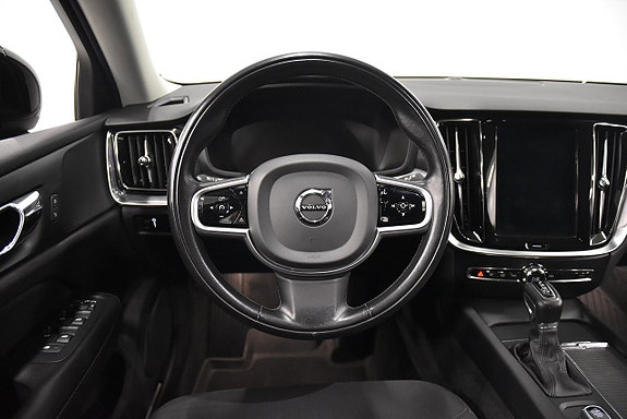 Volvo V60 Cross Country 2 of 23