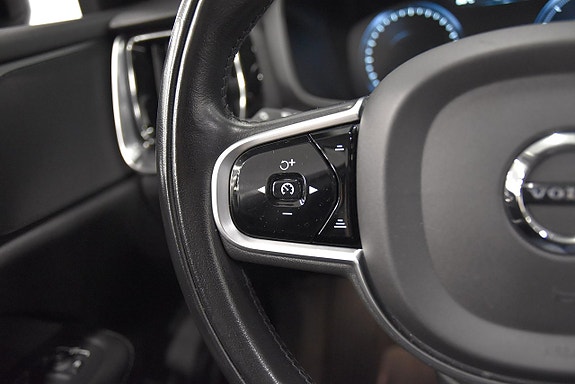Volvo V60 Cross Country 10 of 23