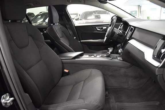 Volvo V60 Cross Country 12 of 23