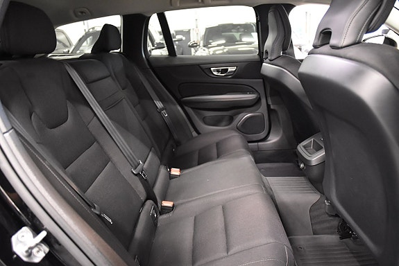 Volvo V60 Cross Country 13 of 23