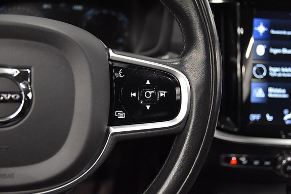 Volvo V60 Cross Country 11 of 23