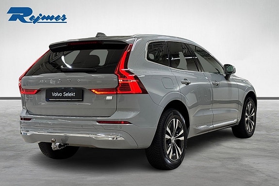 Volvo XC60 2 of 23
