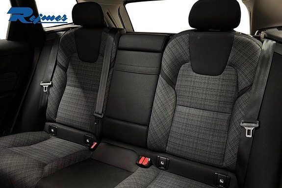 Volvo XC60 8 of 23