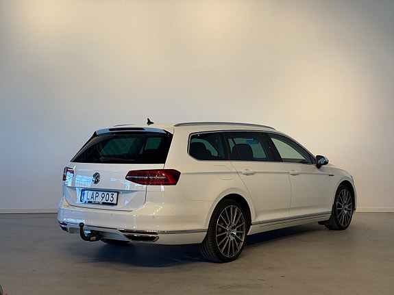 Volkswagen Passat 3 of 20