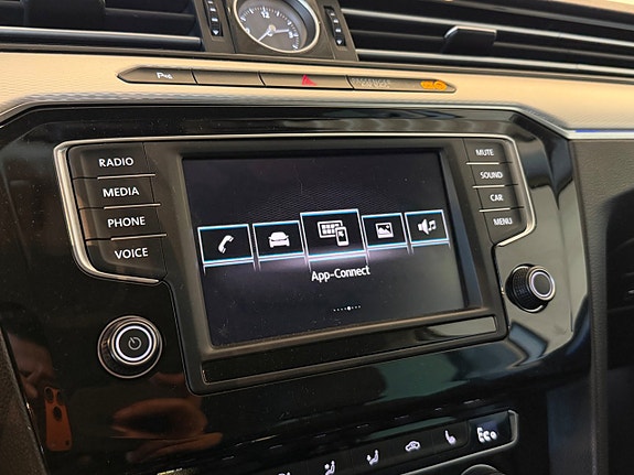 Volkswagen Passat 13 of 20