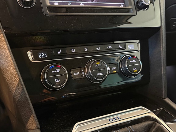 Volkswagen Passat 12 of 20