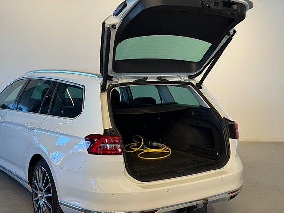 Volkswagen Passat 7 of 20