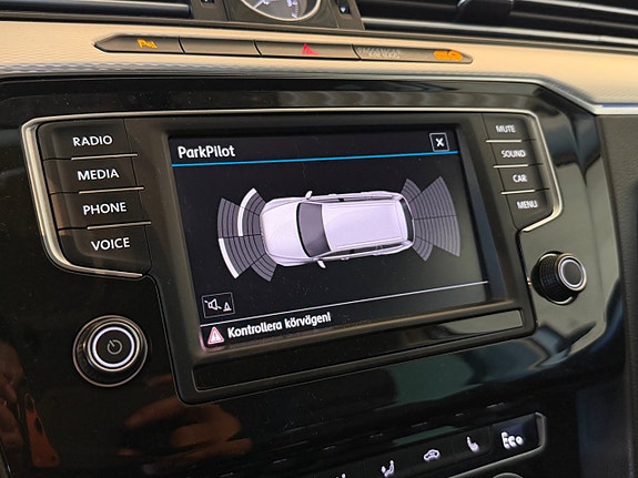 Volkswagen Passat 14 of 20